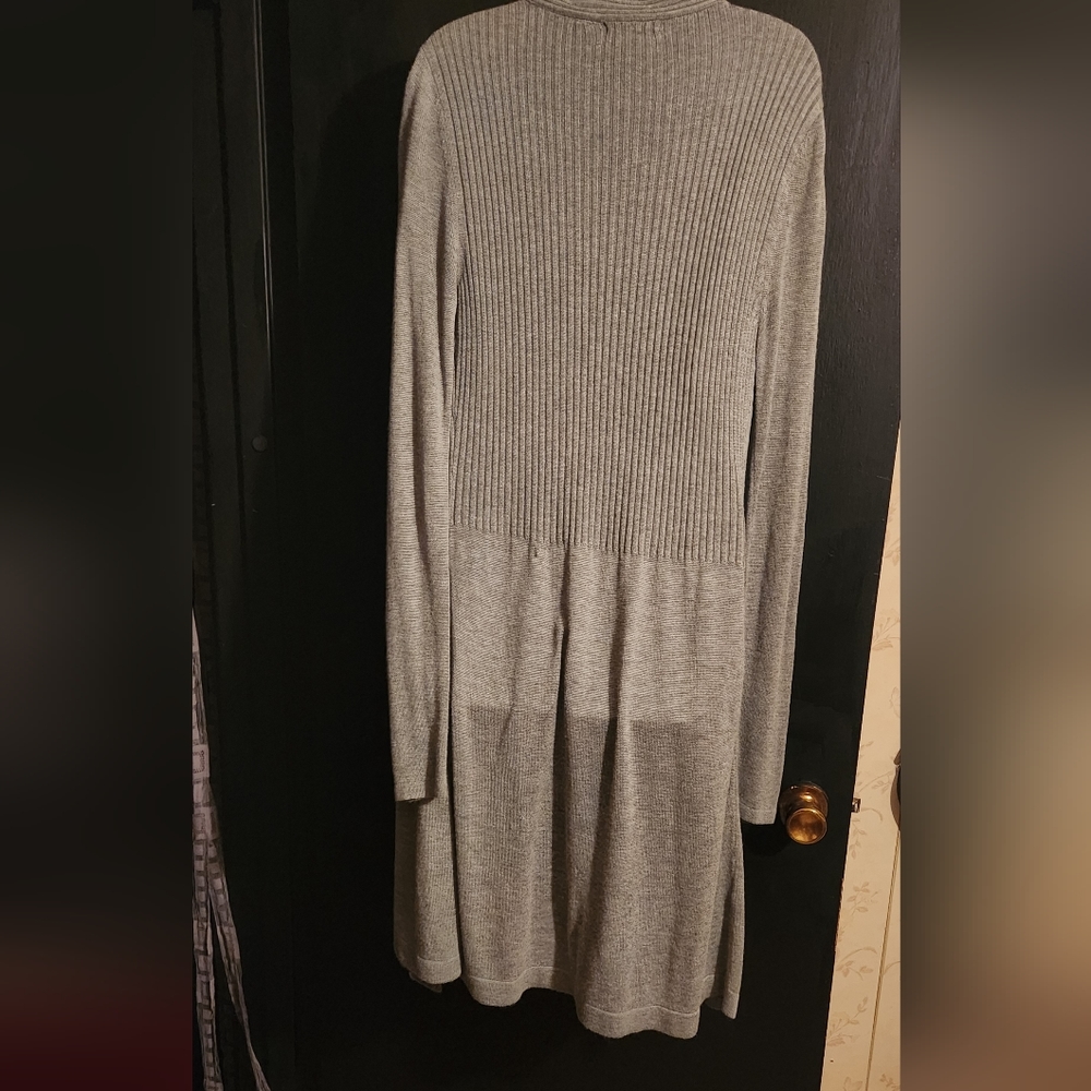 AVA women's grey ribbed long sweater size M